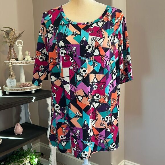 ❤️Lularoe Nightmare Before Christmas T-Shirt (size 3X)❤️ - Picture 1 of 6